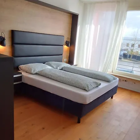 Apartamento Virginie - Grosszuegige 145 Qm Mit Balkon Und Parkplatz